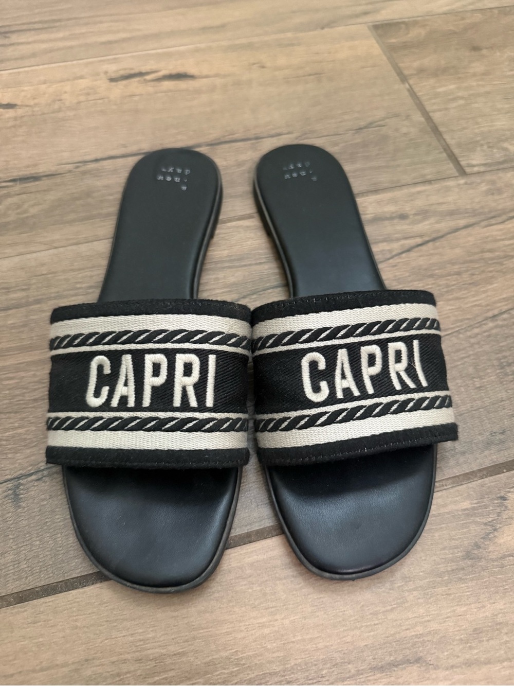 a new day Black and Cream CAPRI Slide Sandals